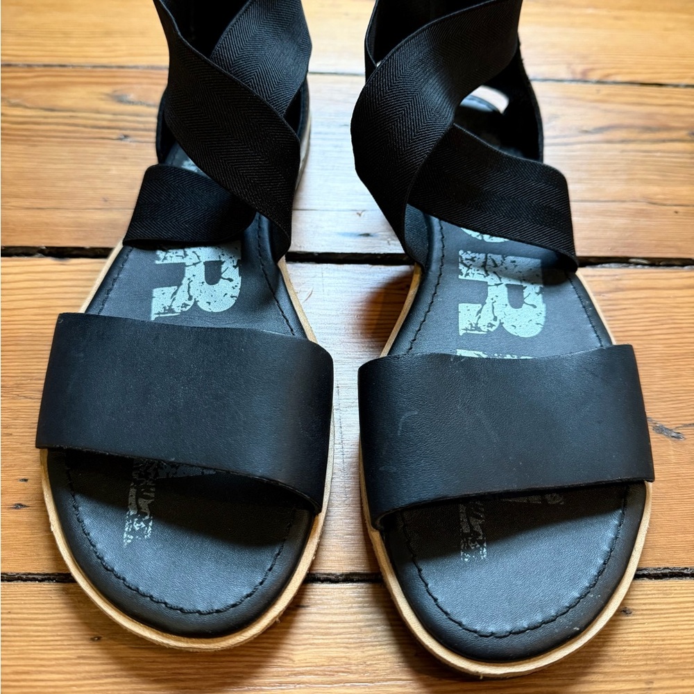 Sorel Ella Sandals Womens 9.5 Black Leather Gladiator Elastic Criss Cross Strap